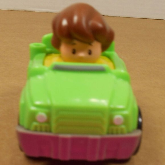 Fisher Price Little People Wheelie Green Tow Truck - Picture 1 of 4